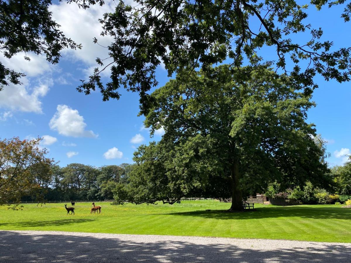 Singleton Lodge Country House Hotel Poulton-le-Fylde Luaran gambar