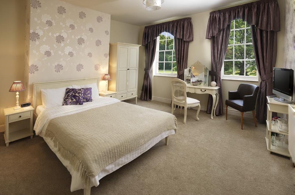 Singleton Lodge Country House Hotel Poulton-le-Fylde Bilik gambar